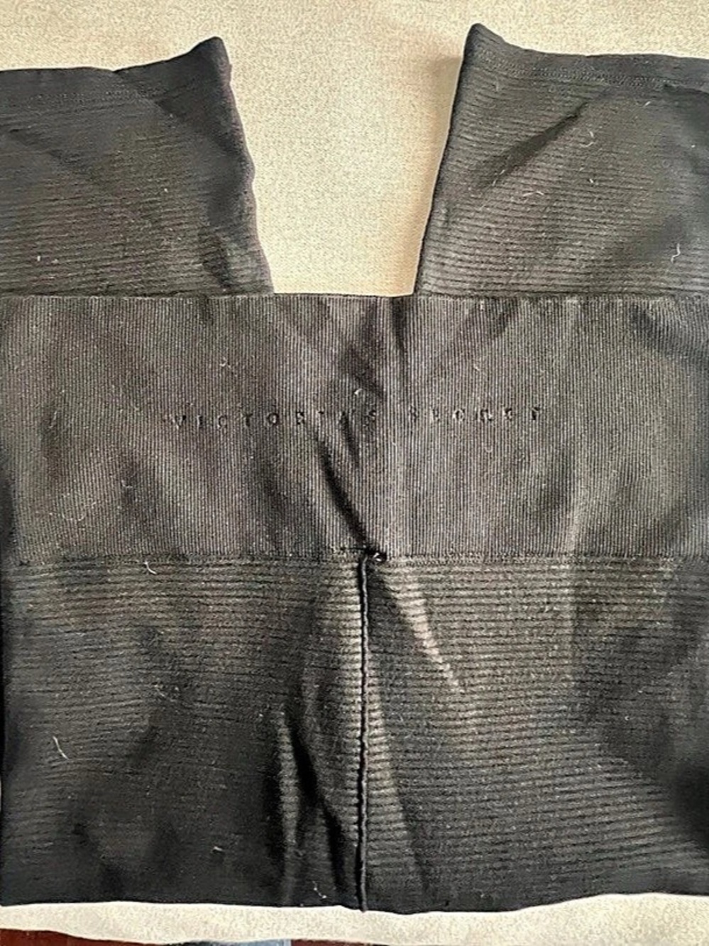 Victoria's Secret black ribbed capri leggings size M